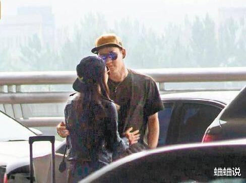 曹云金|江若琳晒和老公亲密照，俩人很有夫妻相，网友：老公比曹云金靠谱