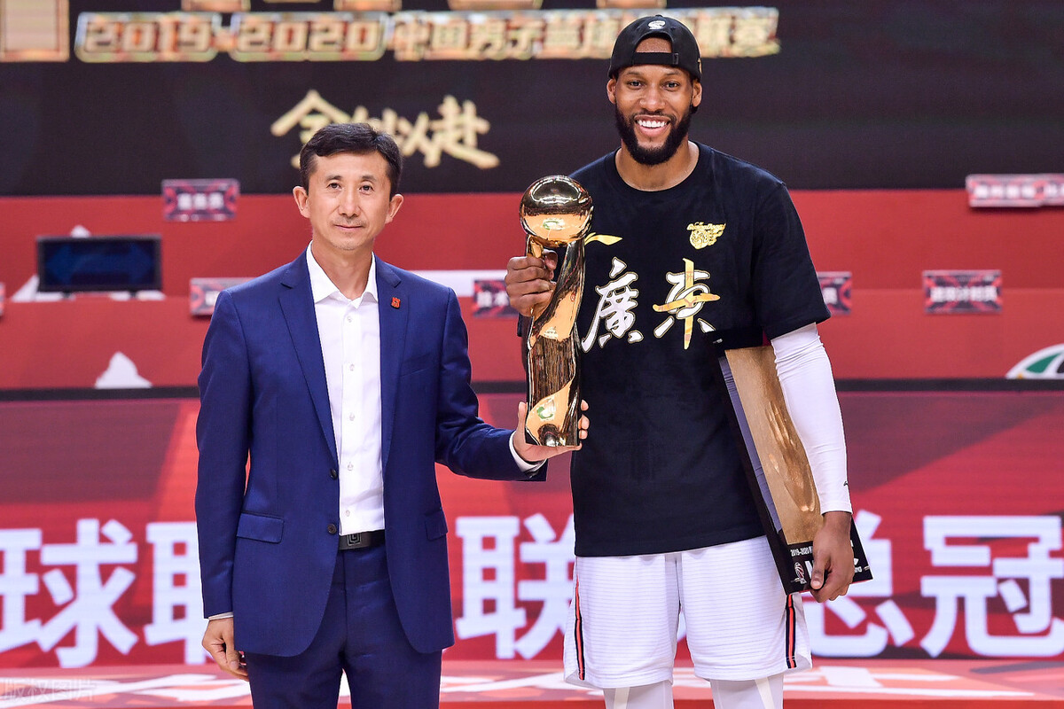 广东男篮|广东离队第一人诞生！功勋外援正式告别，主力后卫赵睿或一并离开
