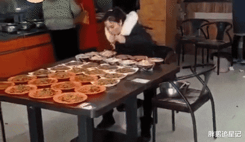 密子君|“吃界一姐”密子君，与渣男分手后，净身出户怒摆“全绿宴”