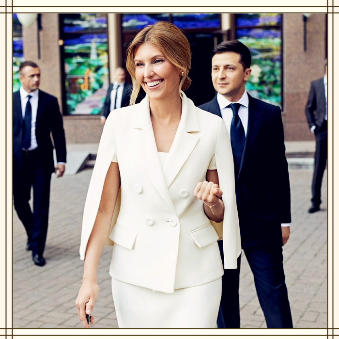 职场故事|乌克兰第一夫人衣品绝佳,西装穿出甜美感,笑容很有感染力