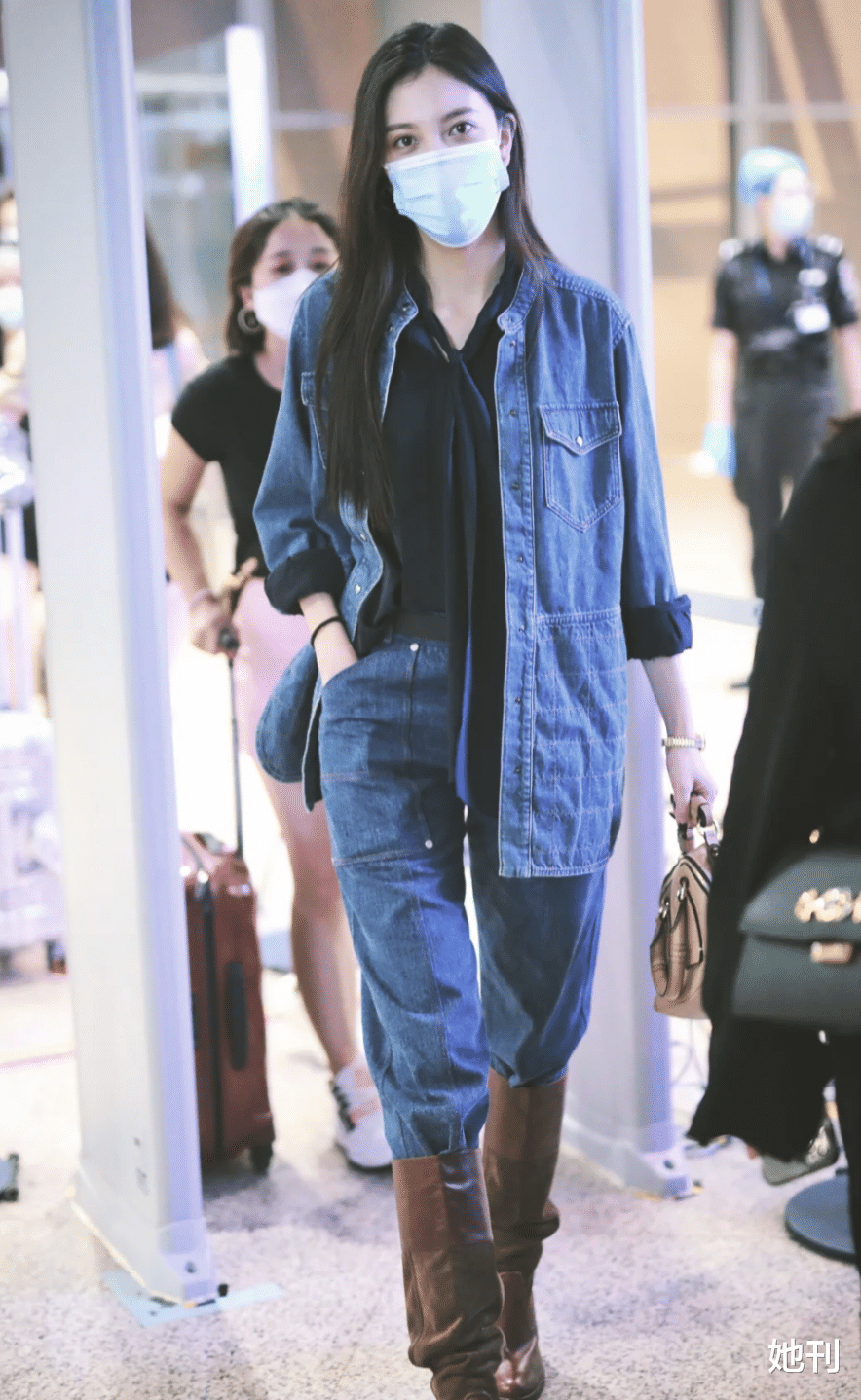 翻了100套港风美人的穿搭，还是她这套最绝