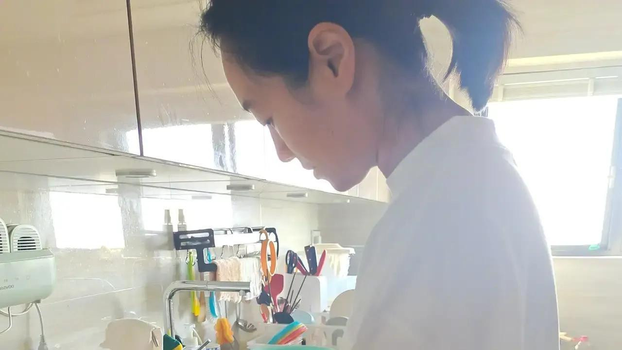 佟丽娅|朱丹：近照很苍老，二婚嫁无边界感的周一围，那么卑微却自认幸福