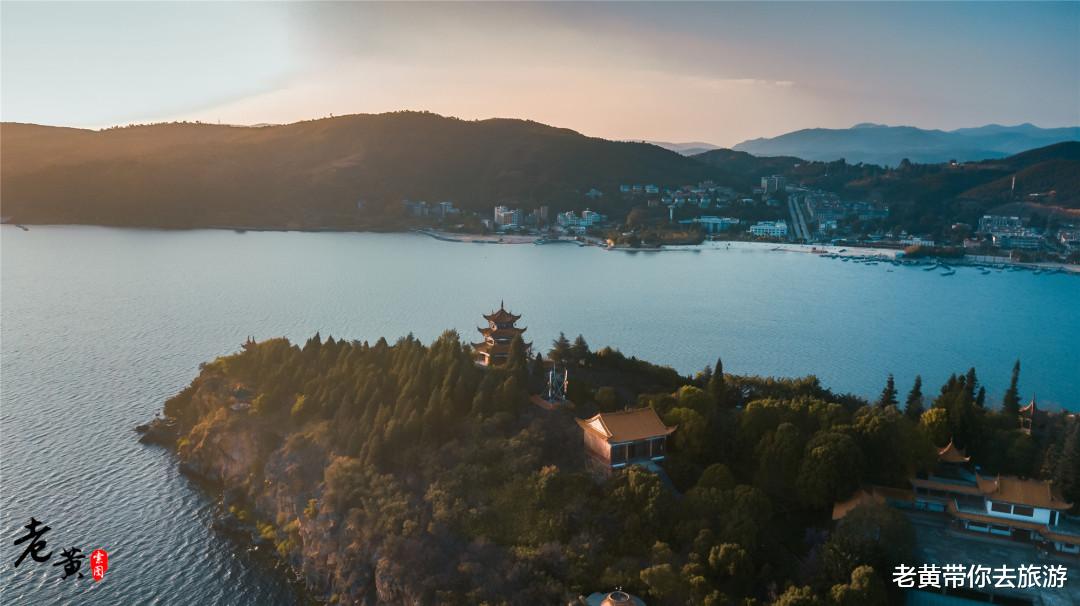 抚仙湖|孤山岛,云南抚仙湖上唯一的独立岛屿,矗立湖心,宛如宝石