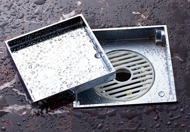 只在卫生间装个隐形地漏,高档还下水快,装修工夸赞:遇到内行人