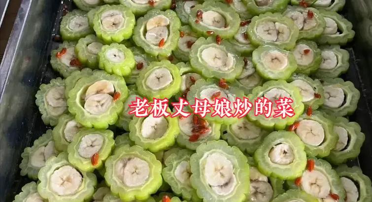 “食堂交给老板丈母娘后,1年用不完1桶油”,小伙吐槽食堂走红