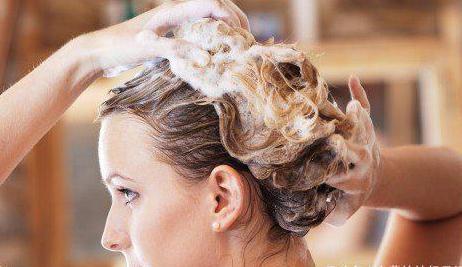 洗发水 洗头发时，先用洗发水还是护发素？很多人搞错，难怪头发大把掉