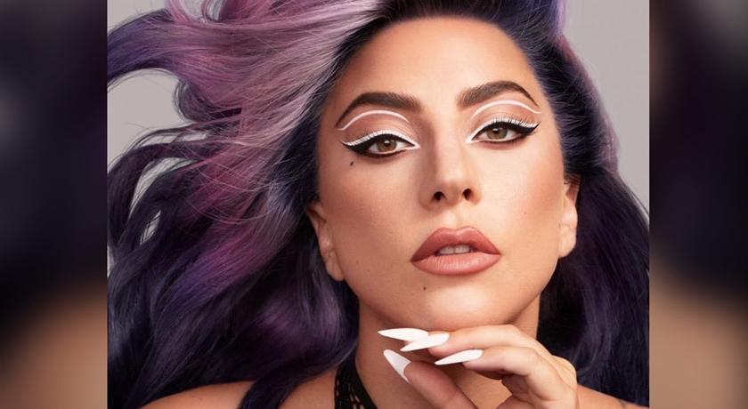 金·卡戴珊 GAGA放弃做自己，个人品牌卖不动，新彩妆广告撞脸金卡戴珊.