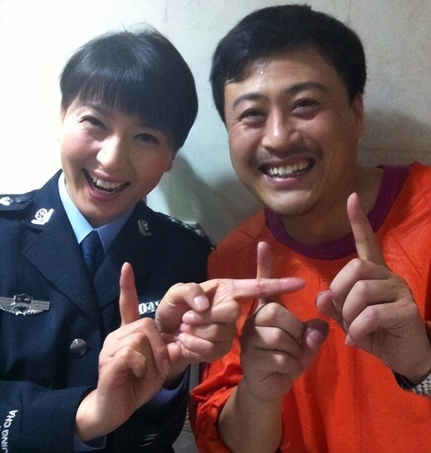 闫学晶|6次上春晚，二婚嫁富豪，45岁坚持生二胎，闫学晶为何这么拼？