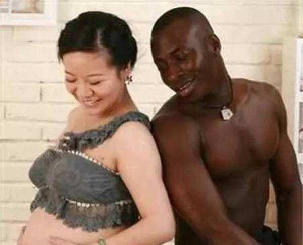 女孩|为爱嫁给黑人拳王，3年生下2个混血宝宝，如今现状令人唏嘘