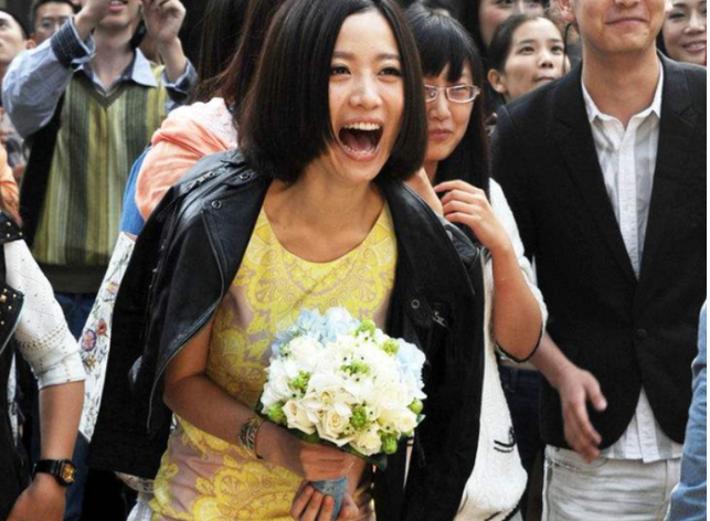 姚贝娜|武汉歌手姚贝娜:33岁患癌离世,捐献眼角膜,生前为何拒绝化疗?