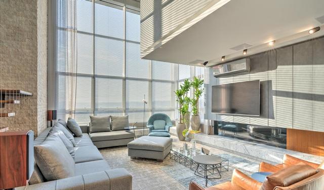 果然顶复式比一楼带院子舒适！160客厅半挑空，阳台风光无限好