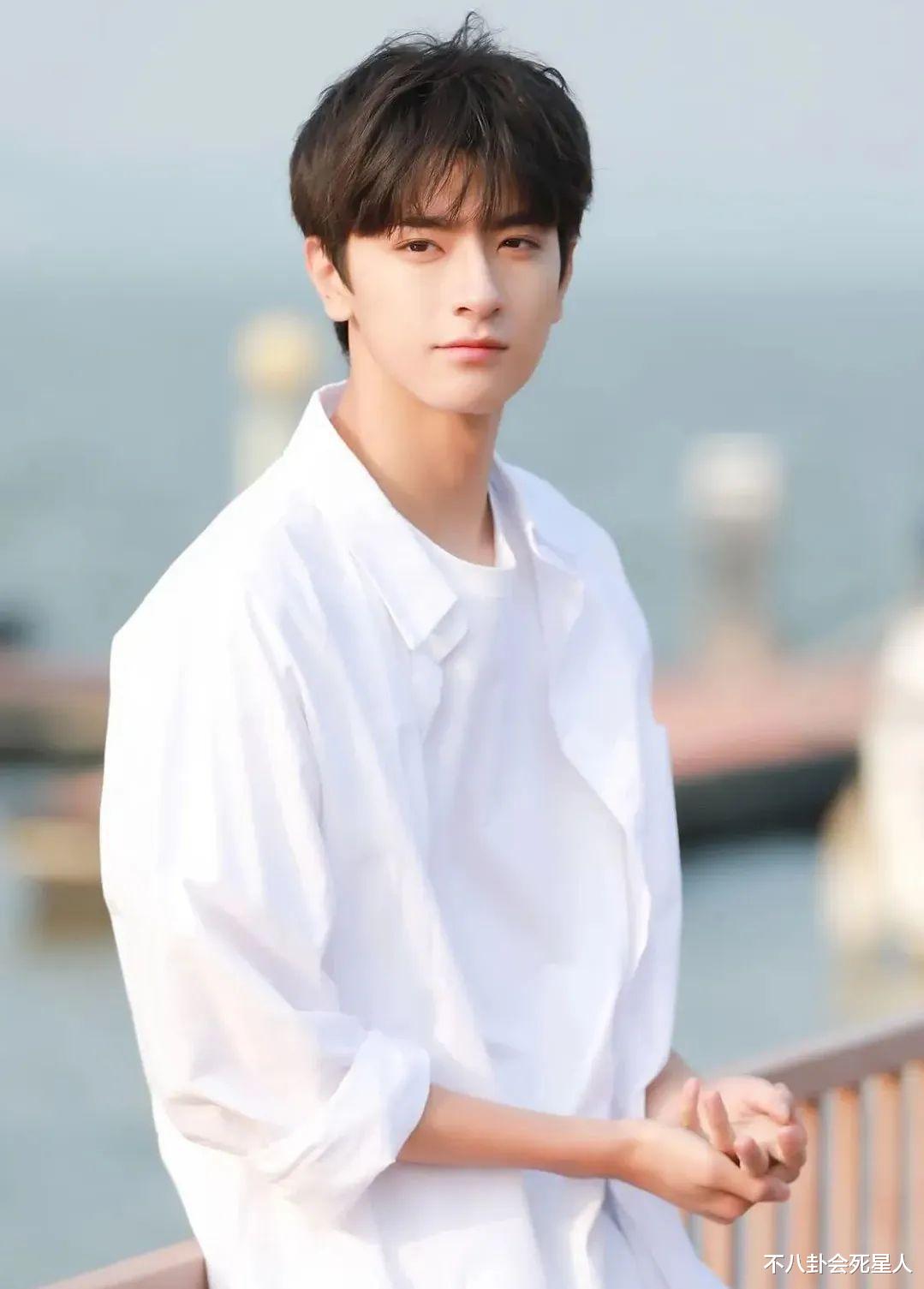 林一|大鼻孔,塌鼻梁,肉鼻头,有帅哥的脸却败在鼻子上,真可惜!