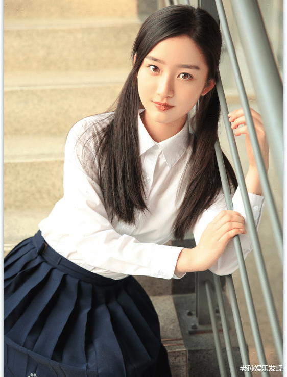 邓恩熙|17岁邓恩熙出演女主角, 王砚辉与她为爱联手演绎跨境追凶的故事