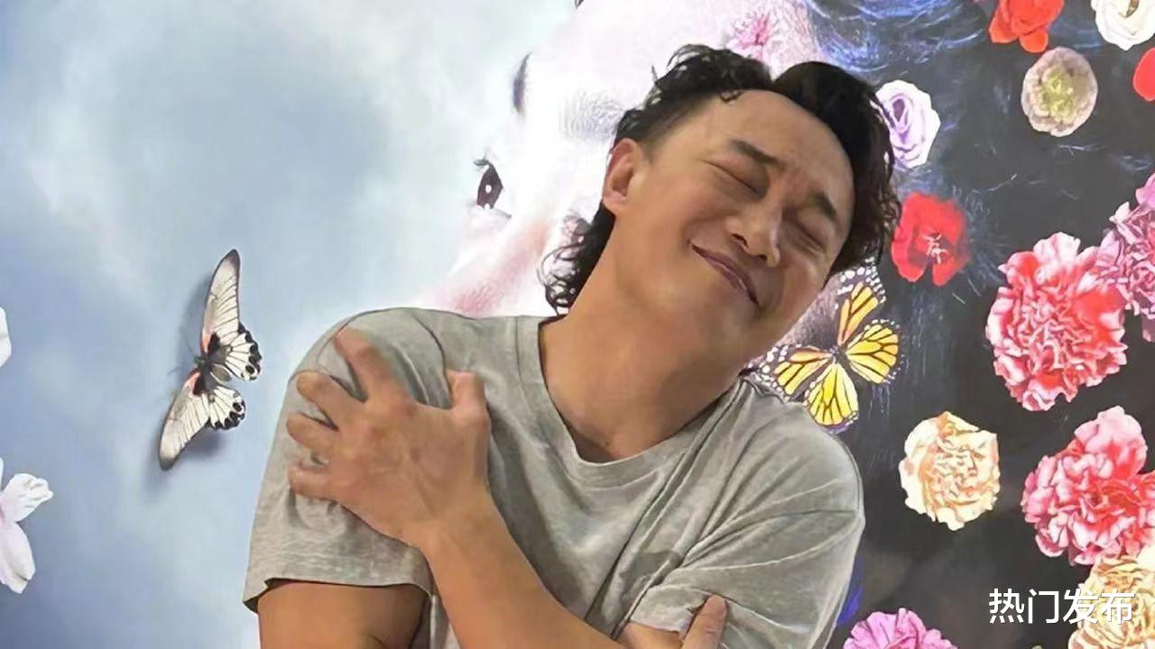 迪士尼|上海粉丝确诊捧场陈奕迅 自爆赴迪士尼抱人偶演员