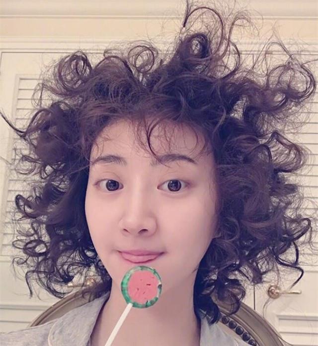 景甜晒出自己家豪宅，面积超大装修精致，一看家庭条件就挺不错