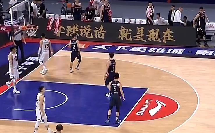 郭艾伦|大比分输球，宁可让其他人得分，杜锋为何坚持对郭艾伦严防死守？