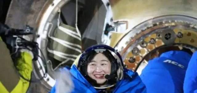 咋回事!神十四返回,宇航员脸“发福”肿了?太空伙食太好了?