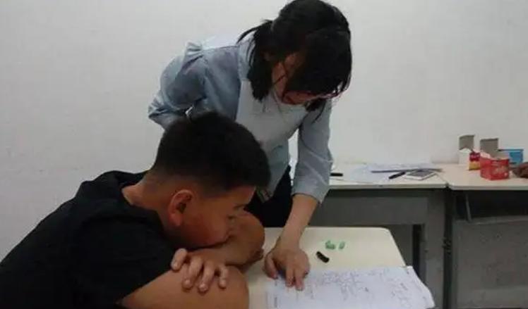 深圳市|“硕士家政”在深圳兴起，月薪2万+，揭开有钱家庭的新型教育内卷