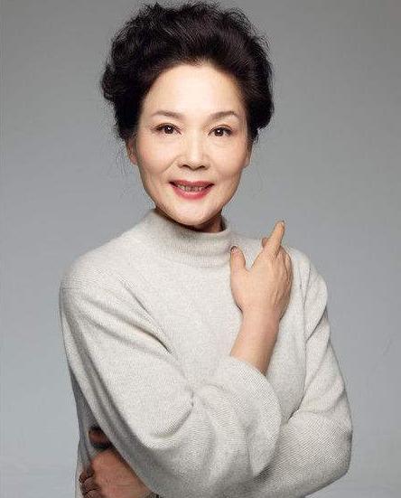 大S|因长得太丑被北影录用，曾和许晴蒋雯丽是同班同学，如今成这样