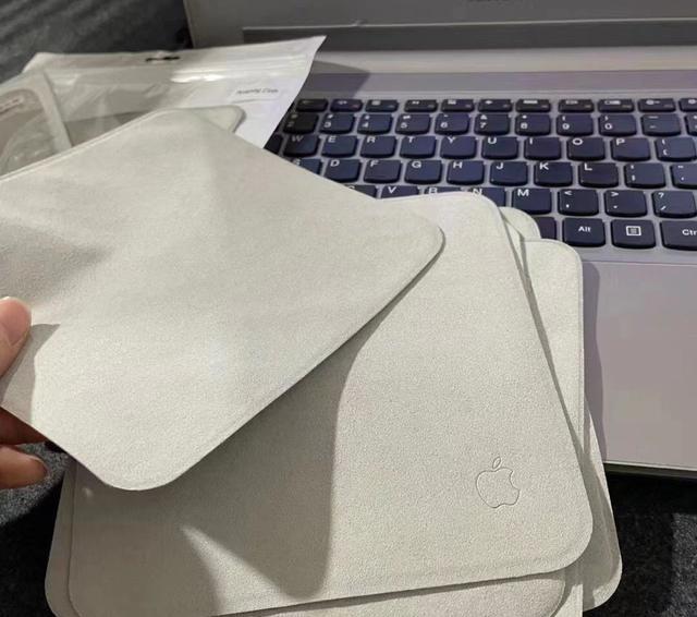 亚马逊|一块布卖145元？苹果公司“这个赠品”别乱扔，不然又损失一笔钱