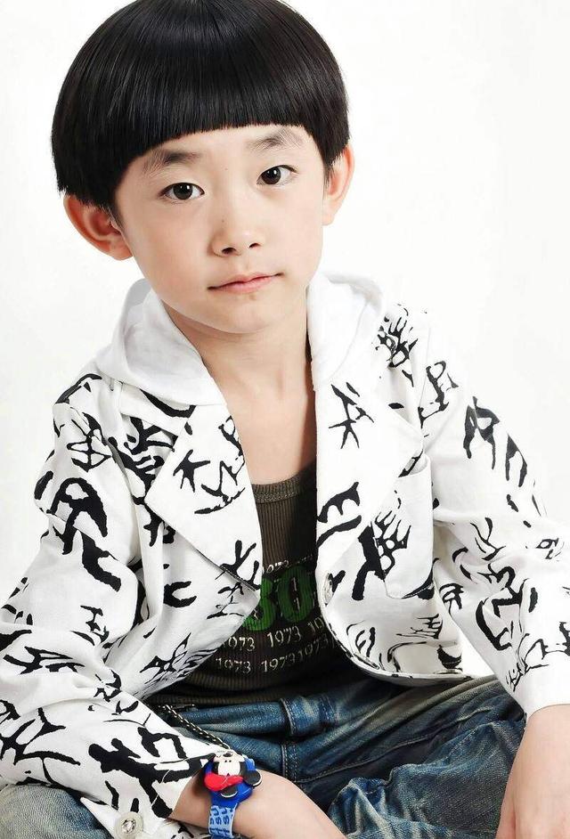 娱乐圈|看了当红明星“判若两人”旧照，才明白资本造星的力度，有多强