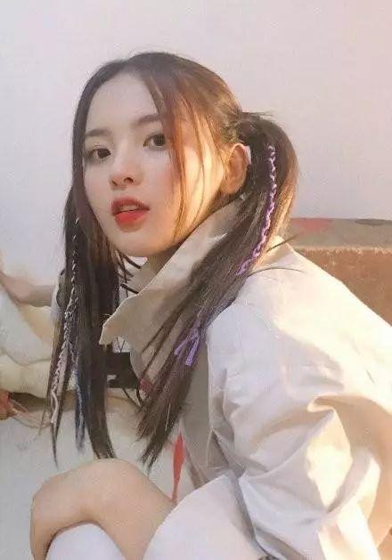 杨幂|女星挑战彩辫造型，杨幂似叛逆少女，张惠妹造型最别致