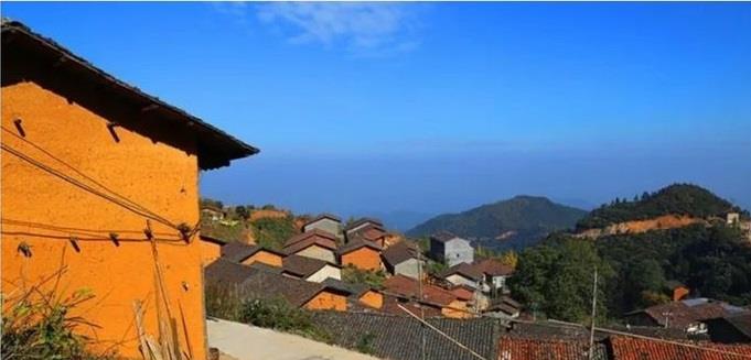 江西|江西丰城小众古村，位于罗山之巅，民居皆是橙黄色外墙
