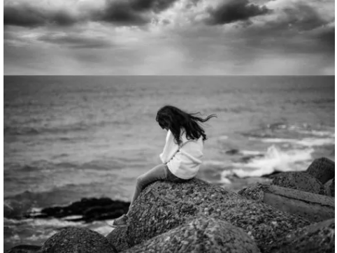 求职|为了找工作方便侄女将户口迁到了大伯家却想分拆迁款，谁对谁错!