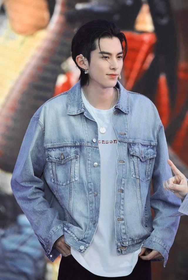 王鹤棣|王鹤棣：我是“猴系帅哥”！综艺感拉满，事业蒸蒸日上！