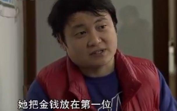 上海一男子入狱10年,妹妹悉心照顾,哥哥出狱后却将妹妹送入监狱