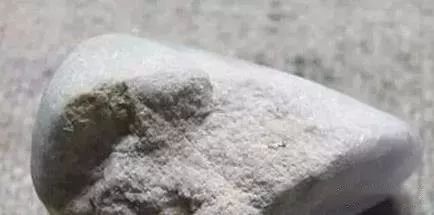 翡翠|【老帅翡翠】:翡翠赌石 ┃ 不弄清楚“皮、雾、肉”,怎么捡漏?