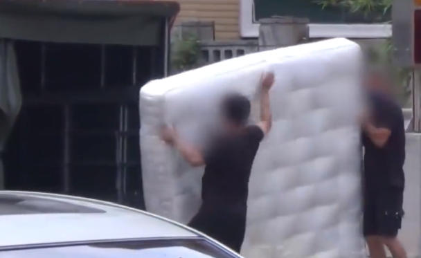 大S|大S还床垫现场视频曝光,一睹932万物品真容,搬运费汪小菲出的