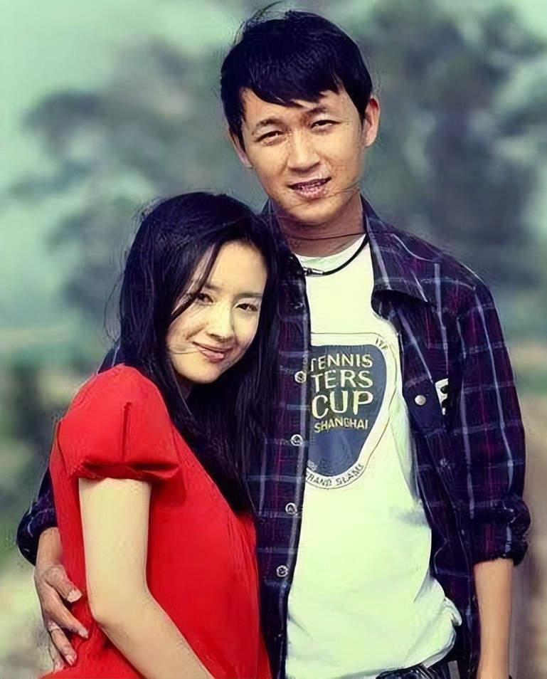 祝卿好|离婚10年的董洁素颜出镜为自己庆生,13岁的儿子长相像极了妈妈