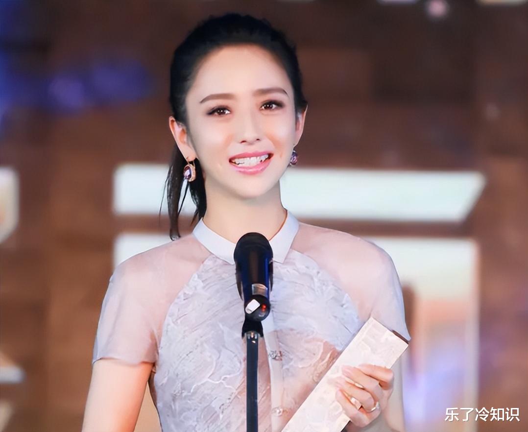 佟丽娅|佟丽娅挑战女团风热舞,紫发配黑色纱裙,秒变美少女