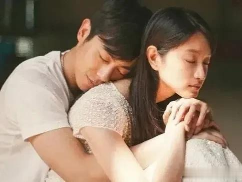 行尸走肉|朱亚文沈佳妮:从一见钟情到人间烟火,活成了演艺圈的模范夫妻