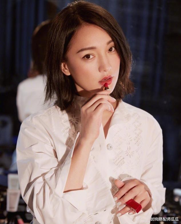 口红 女生这3个习惯，会让嘴唇变丑！尤其第二个，不改掉很影响颜值
