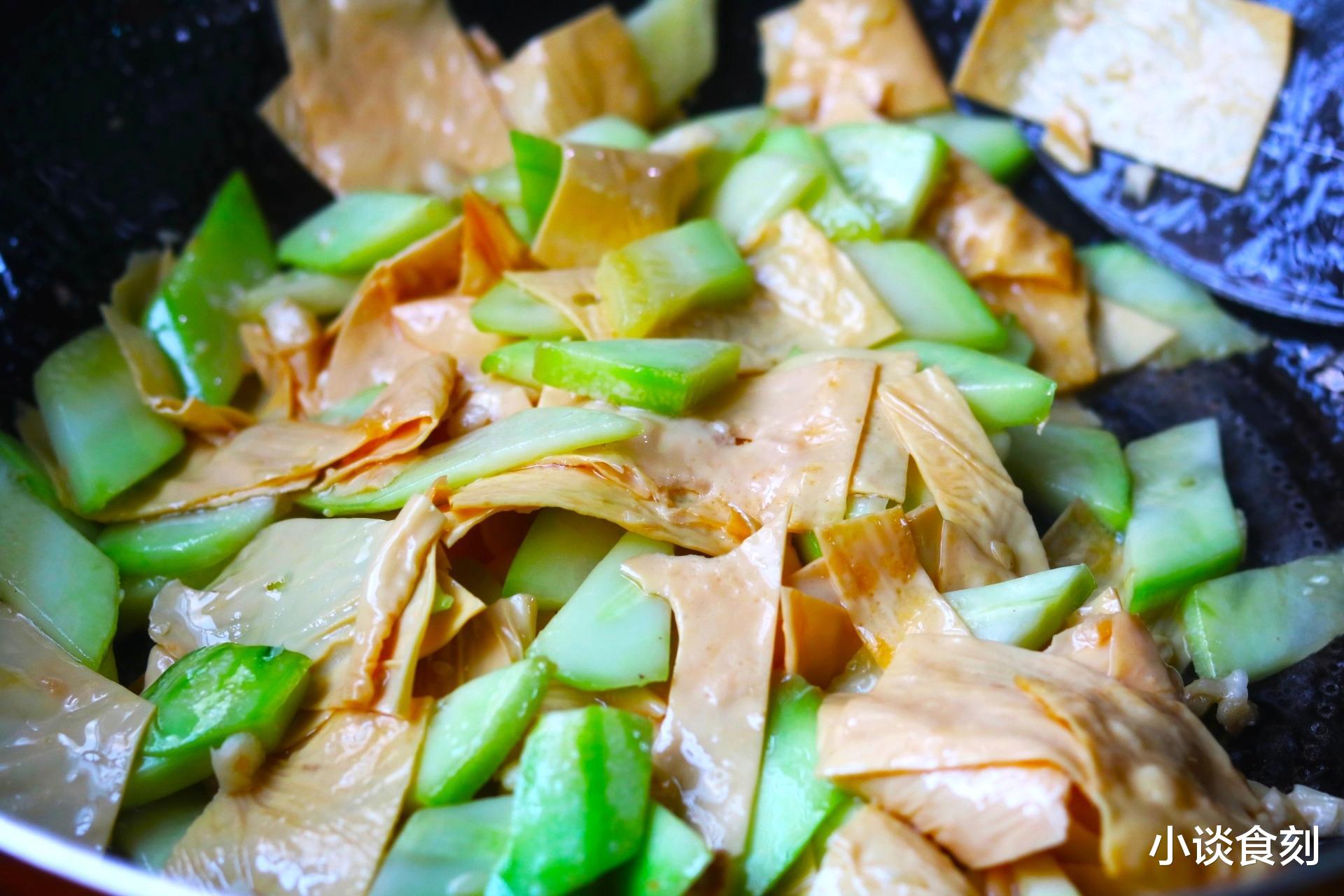 空腹|“康复期”身子虚？记住：少吃发物，多吃2肉2菜，助力身体恢复