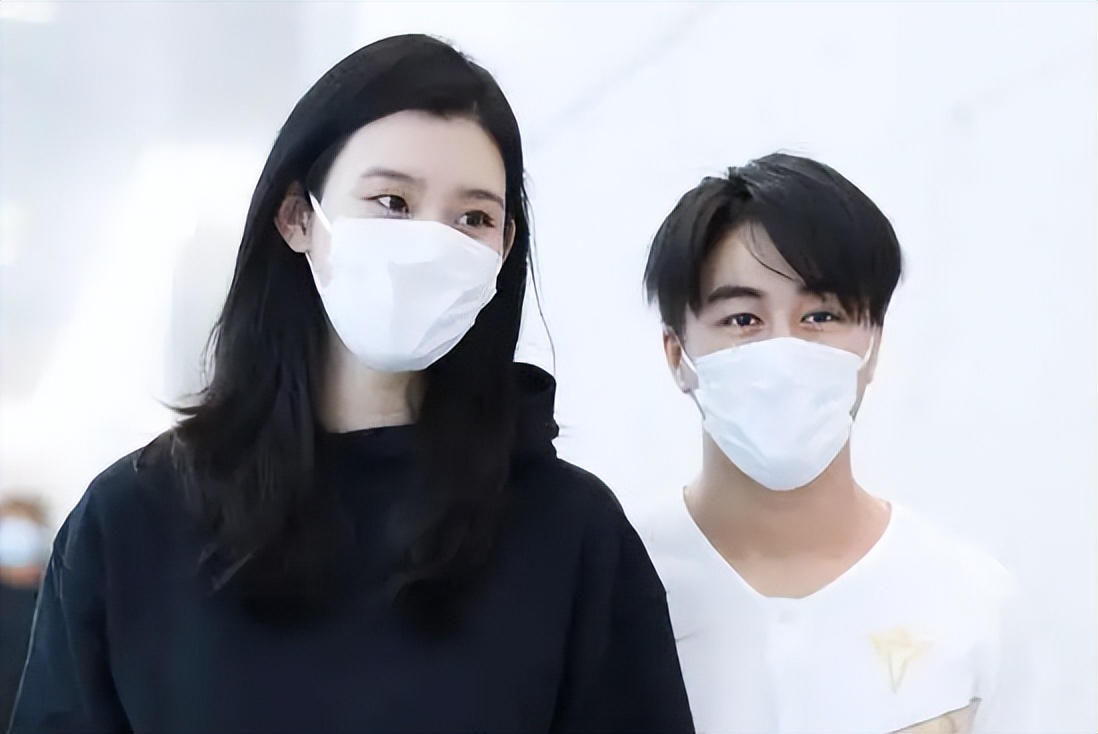 奚梦瑶|奚梦瑶在家帮老公剃头，意外曝光千万豪宅内景，小腹微隆疑似怀孕