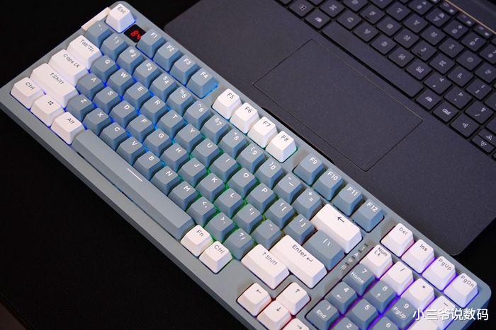 达尔优|达尔优A98机械键盘:三模连接、自研天空轴