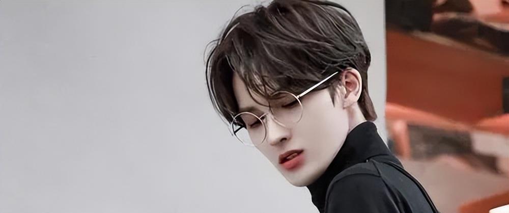 鹿晗|小八卦，朱正廷，张婧仪，任嘉伦，鹿晗