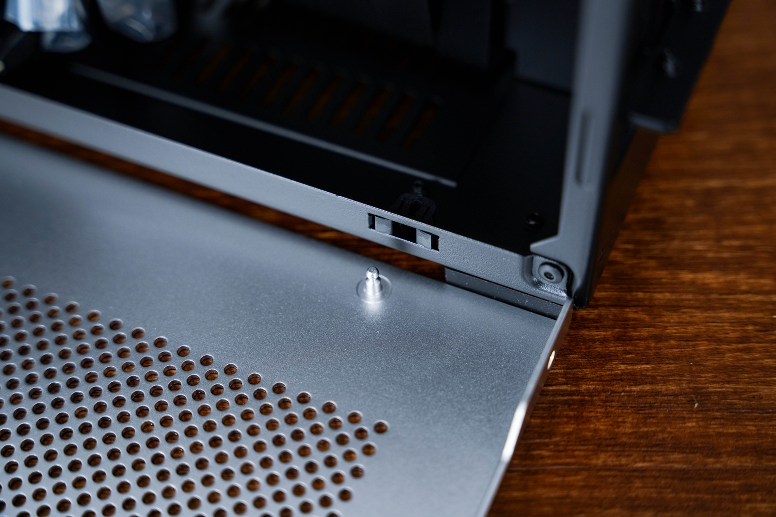 显卡|11L银黑策划， A4-H20携手12代酷睿与D5的游戏小钢炮装机体验