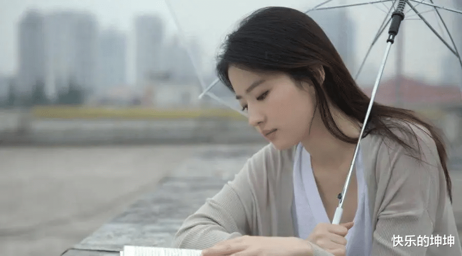 刘亦菲|赵丽颖和刘亦菲谁的咖位和前景更好?