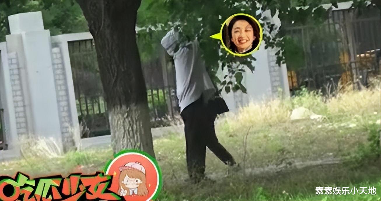 谢霆锋|周冬雨在公园摘桑葚引发热议,网友在留言区多次提到刘昊然