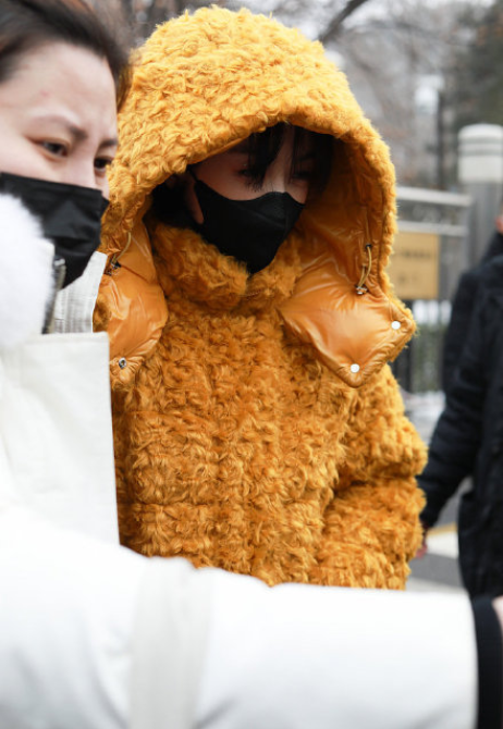 明星|春晚二次联排明星“众生相”:宋茜冻成可爱多,吉克隽逸大白腿抢镜