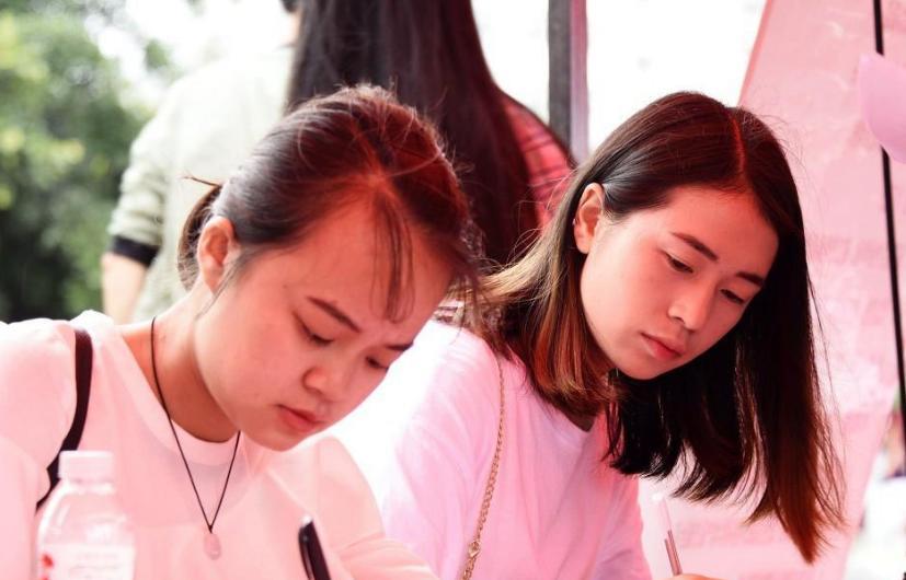 求职|职场歧视何时休?女生只因已婚未育,上班首日就遭公司无情辞退