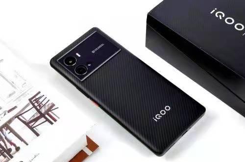 iqoo|110万跑分！独显芯+5500mAh+120W，国产机皇利刃出鞘