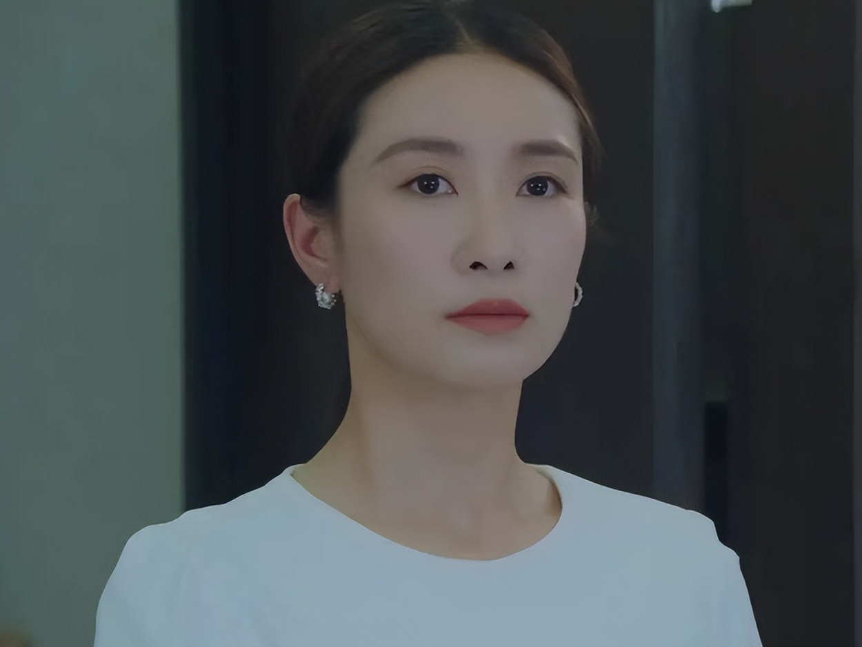 江疏影|女士的法则：奔着江疏影、彭昱畅追剧，却被“安陵容”惊艳到了！