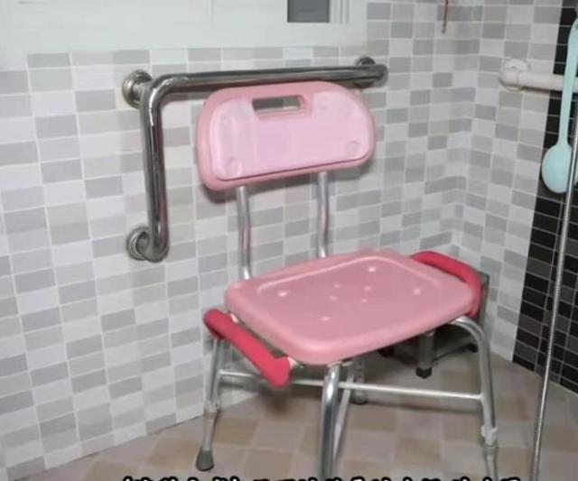 老年病|499元一次助浴师为老人洗澡恢复尊严，贵吗？三点原因支持