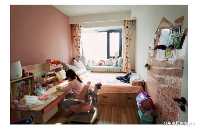 入住半年的新房，餐厅设卡座，沙发不靠墙很实用，看完全屋很治愈