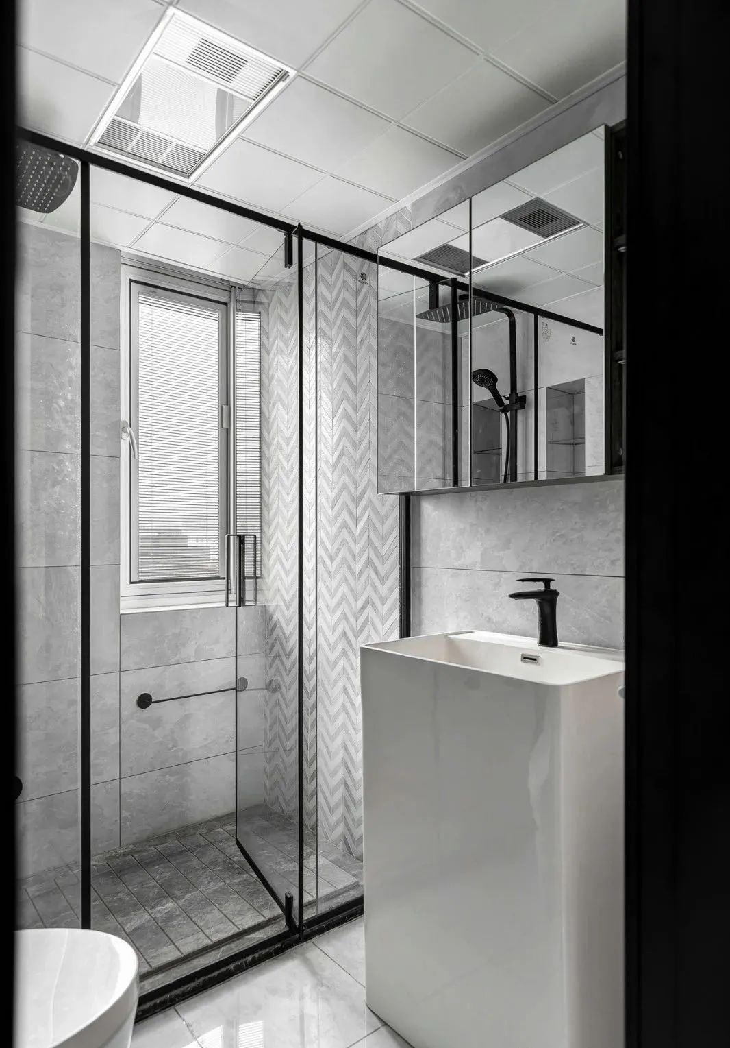 132m2现代新中式风,时尚简洁气质融入传统元素,越发优雅、文艺